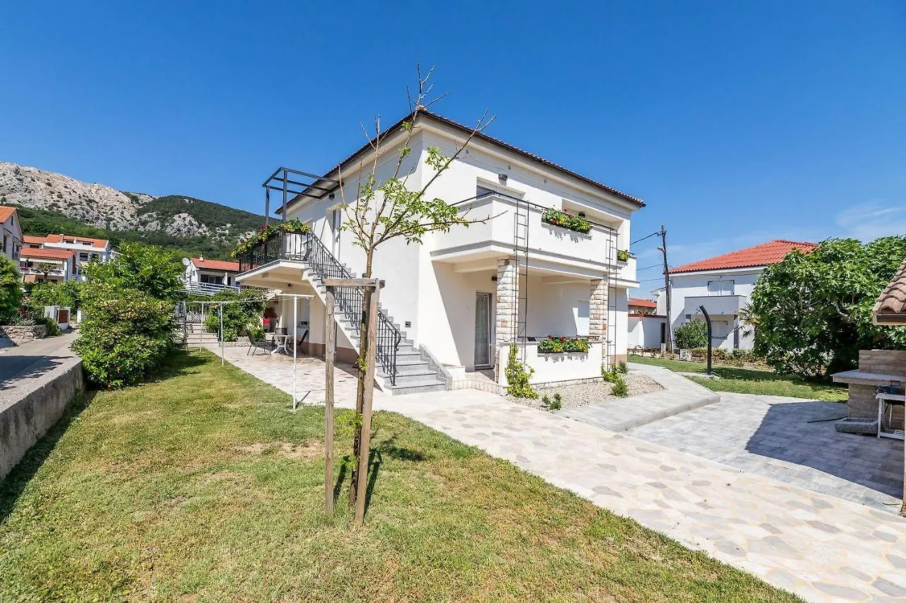 Nur 300 Meter Zum Feinkieselstrand Baska  Croatia