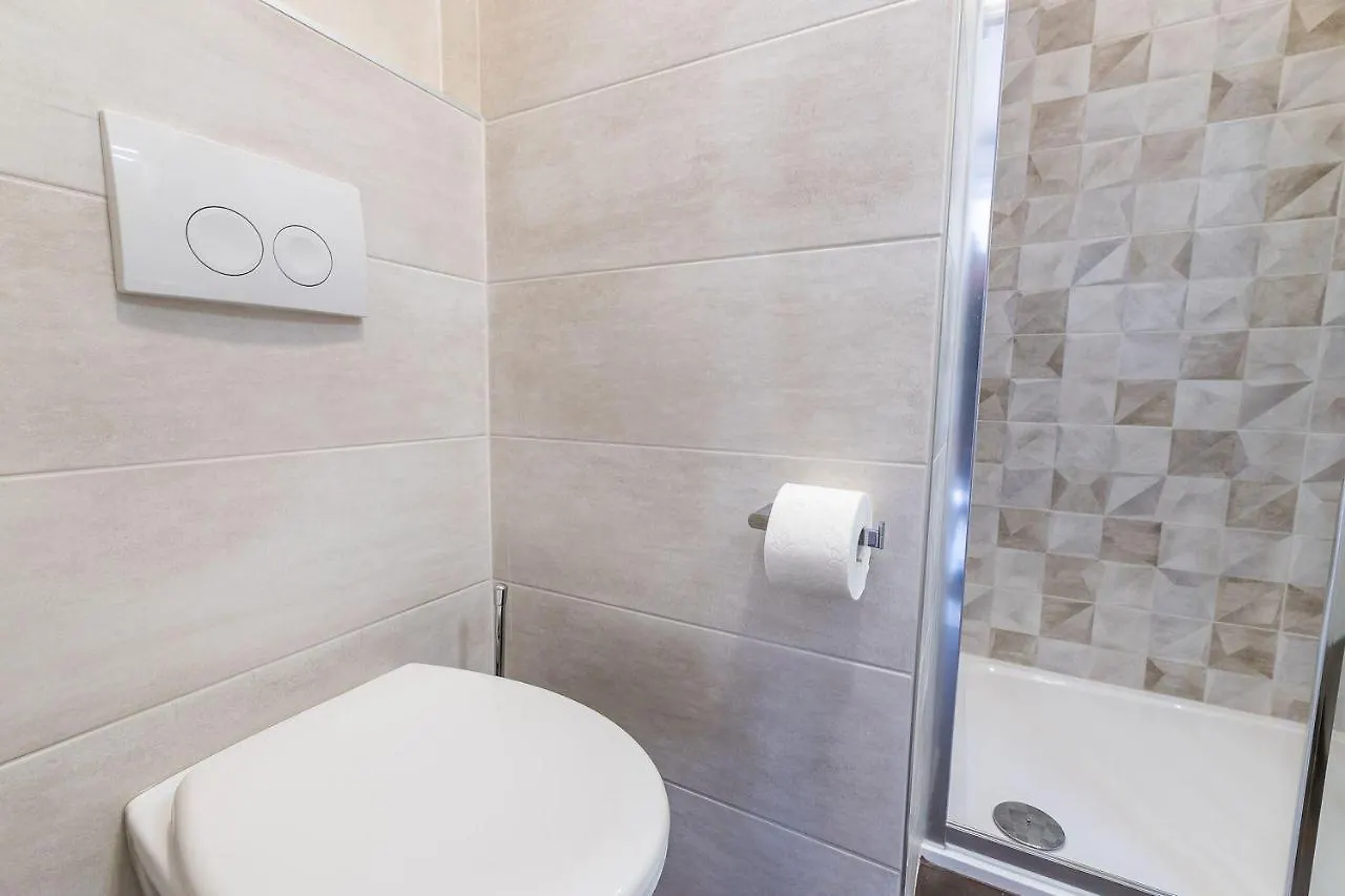 Nur 300 Meter Zum Feinkieselstrand Baska  Holiday home